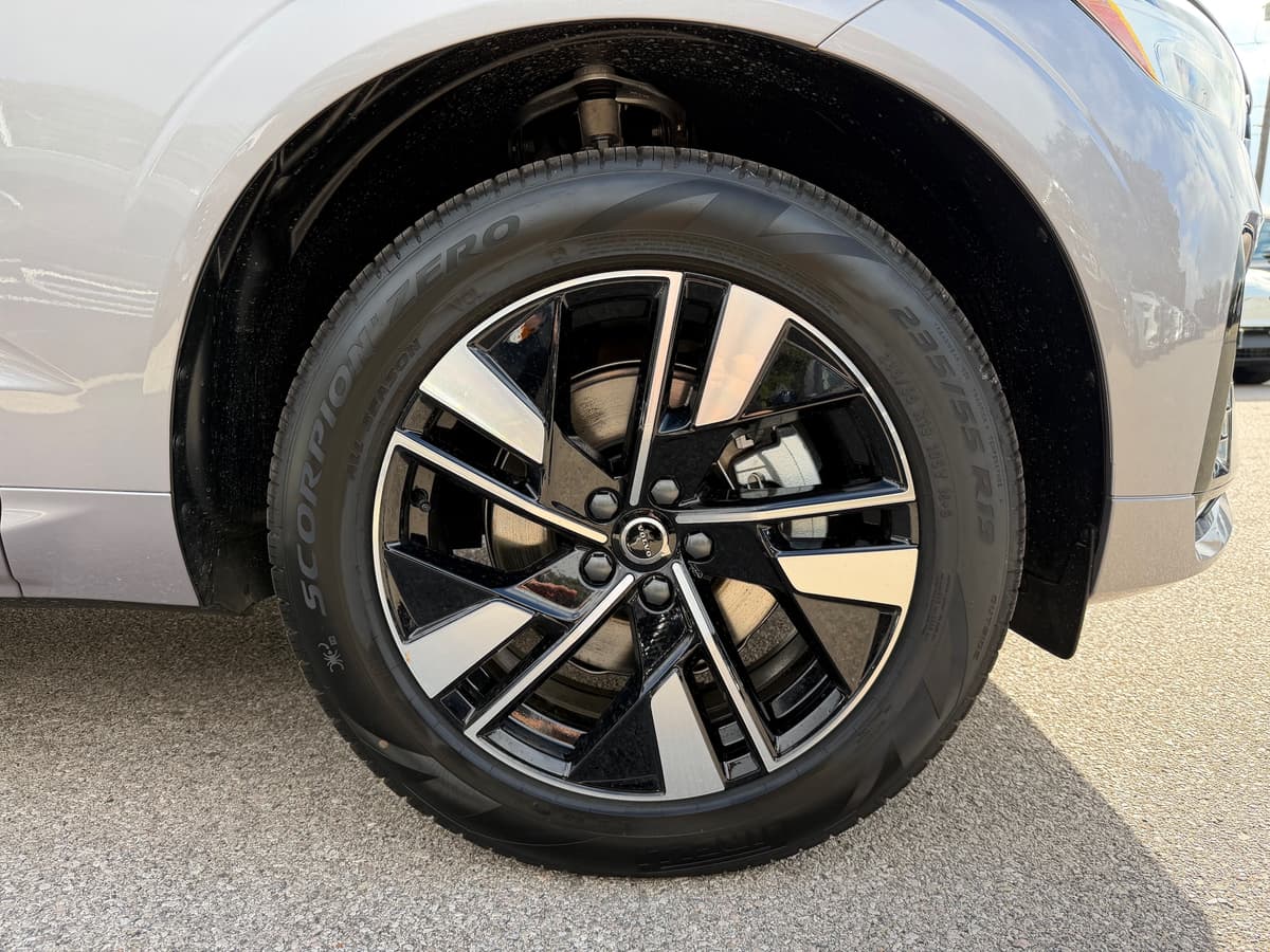 2026 Volvo XC60 - Image 7