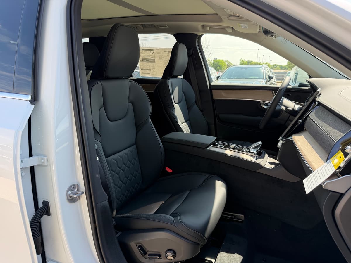 2026 Volvo XC90 - Image 7