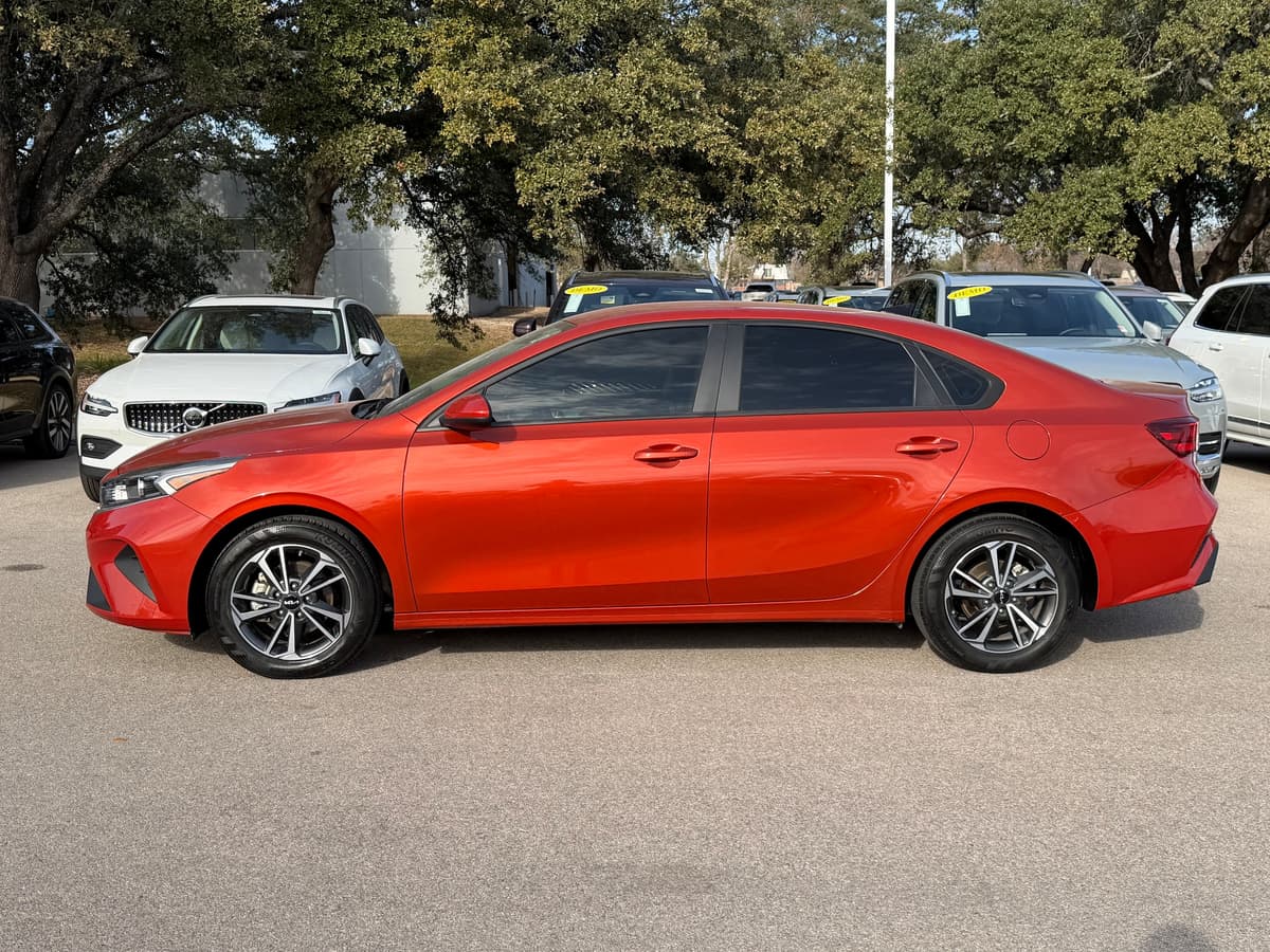 2023 Kia Forte - Image 3