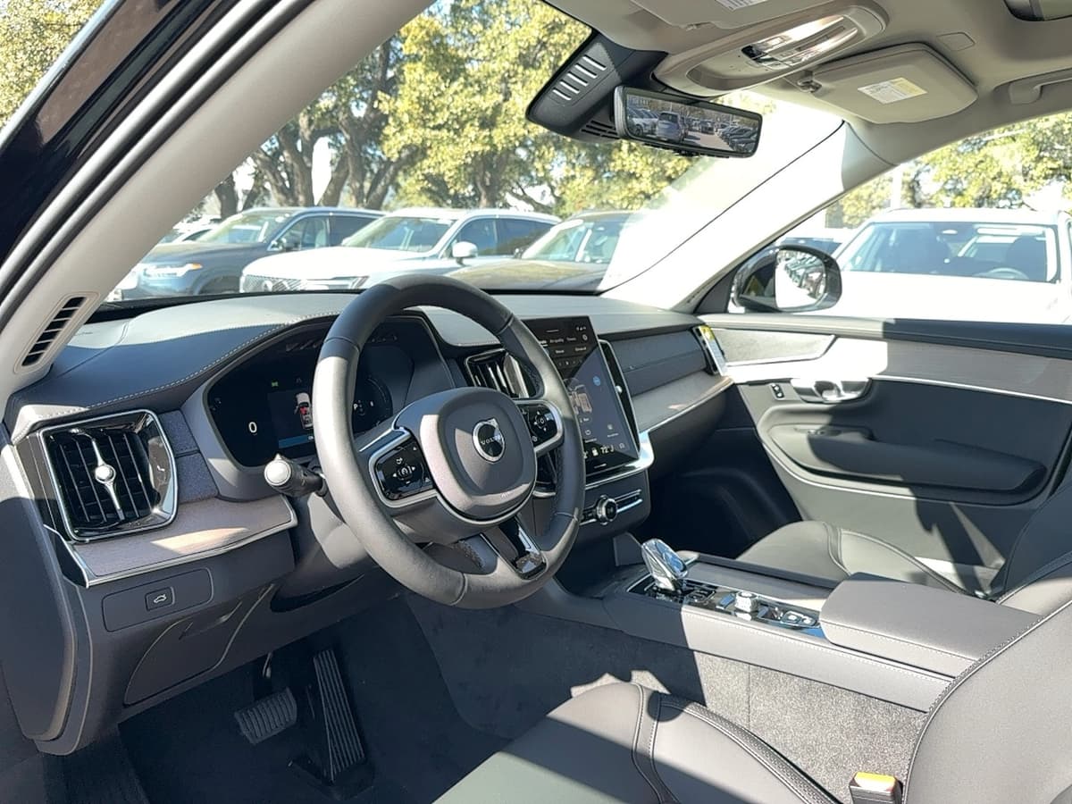 2026 Volvo XC90 - Image 11