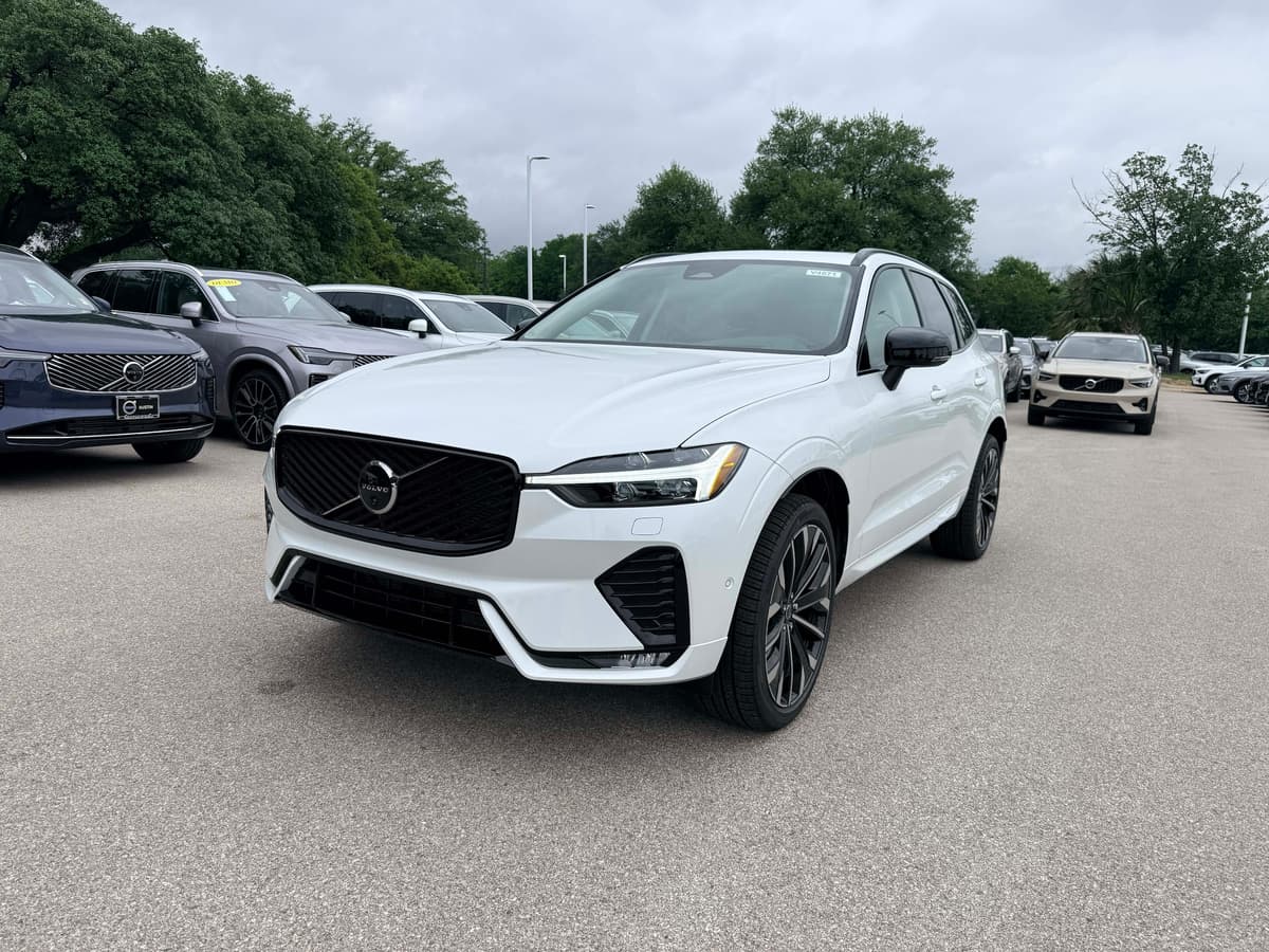2026 Volvo XC60 - Image 2