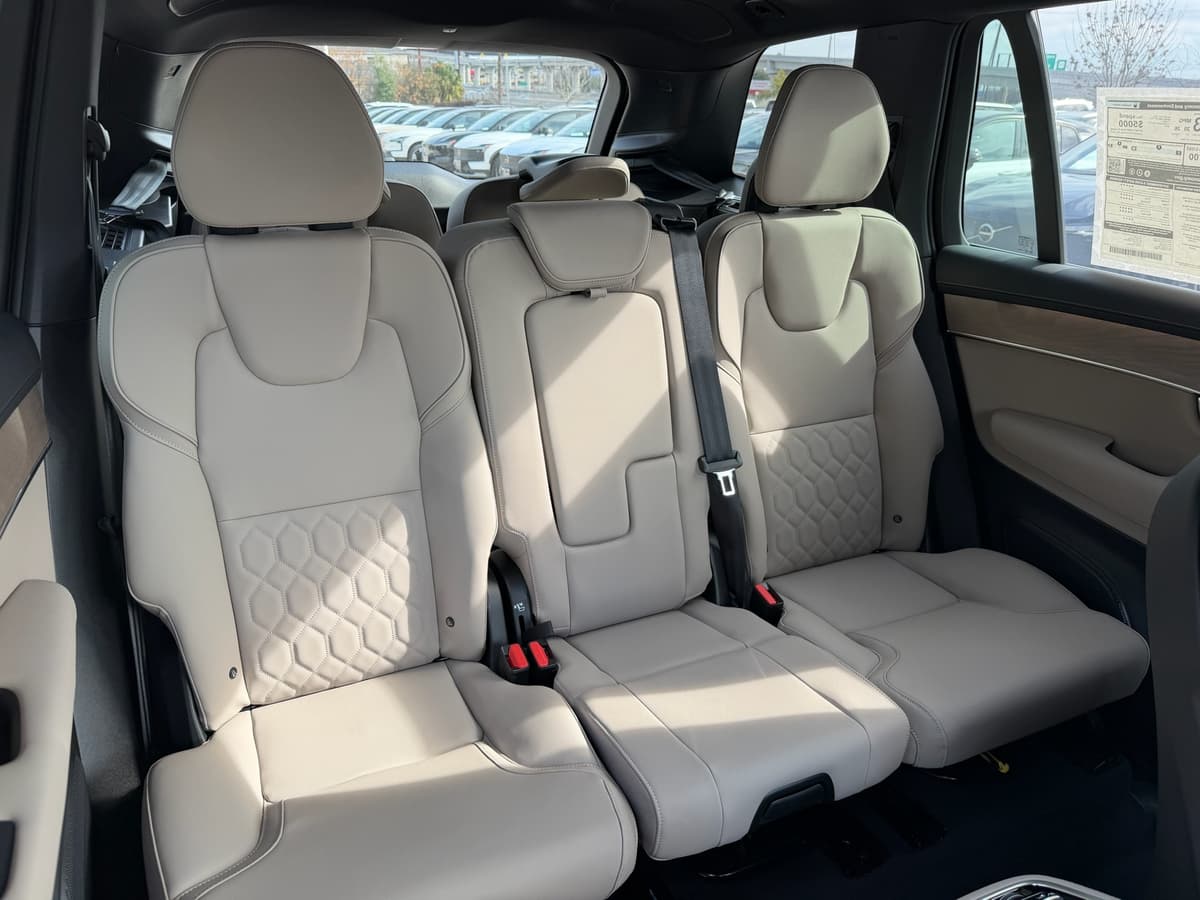 2026 Volvo XC90 - Image 10