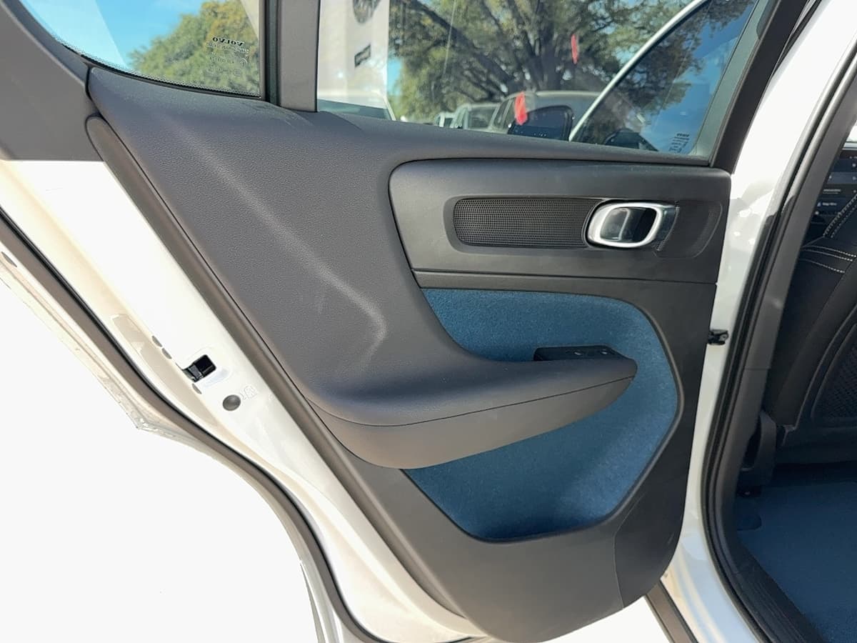 2023 Volvo C40 Recharge Pure Electric - Image 12