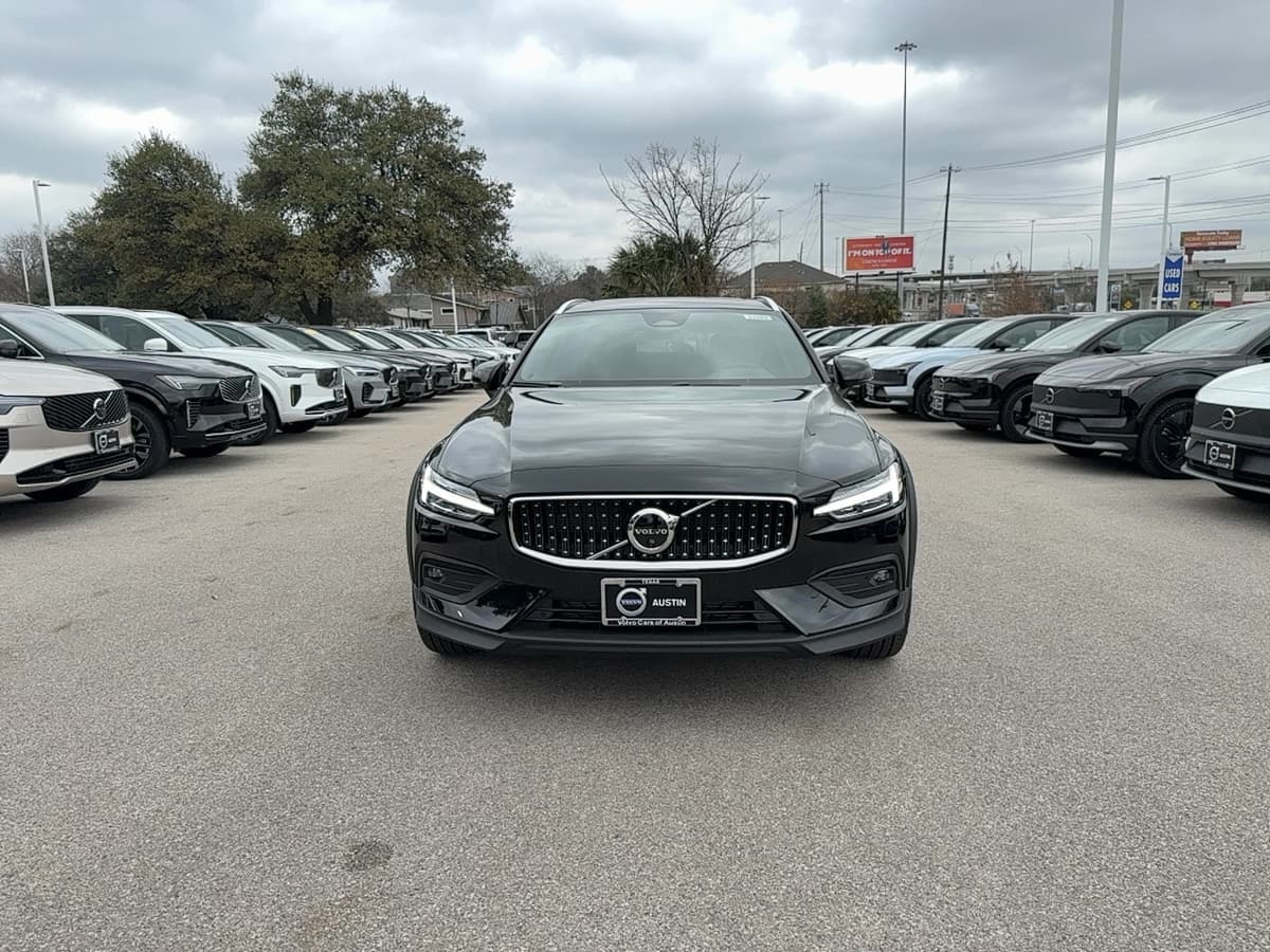 2026 Volvo V60 Cross Country - Image 8