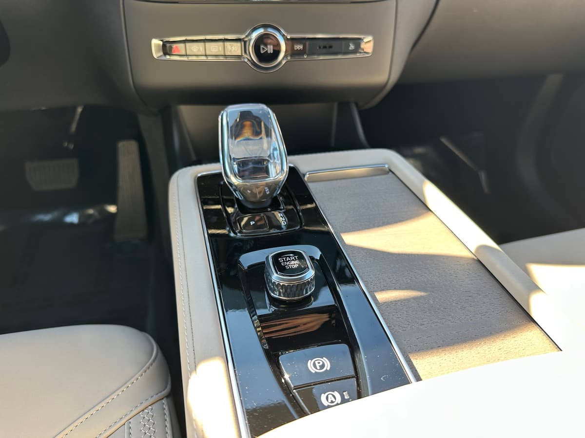 2026 Volvo XC90 - Image 15