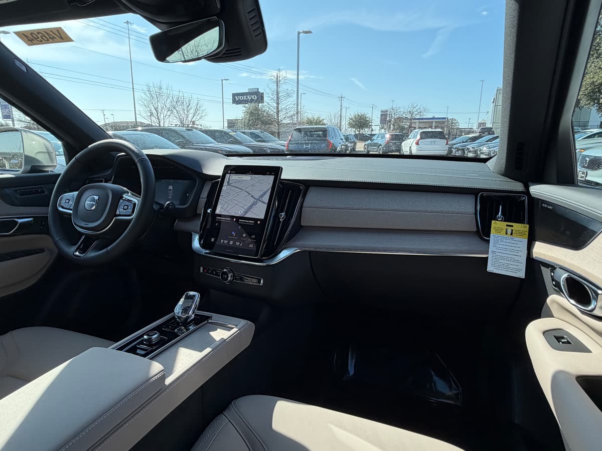 2026 Volvo XC90 plug-in hybrid - Image 10