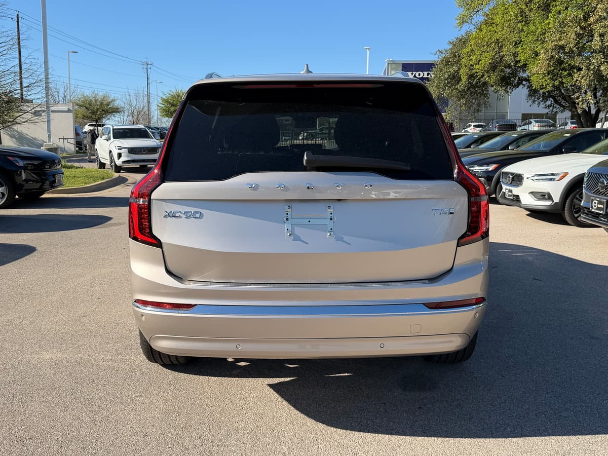 2026 Volvo XC90 plug-in hybrid - Image 5