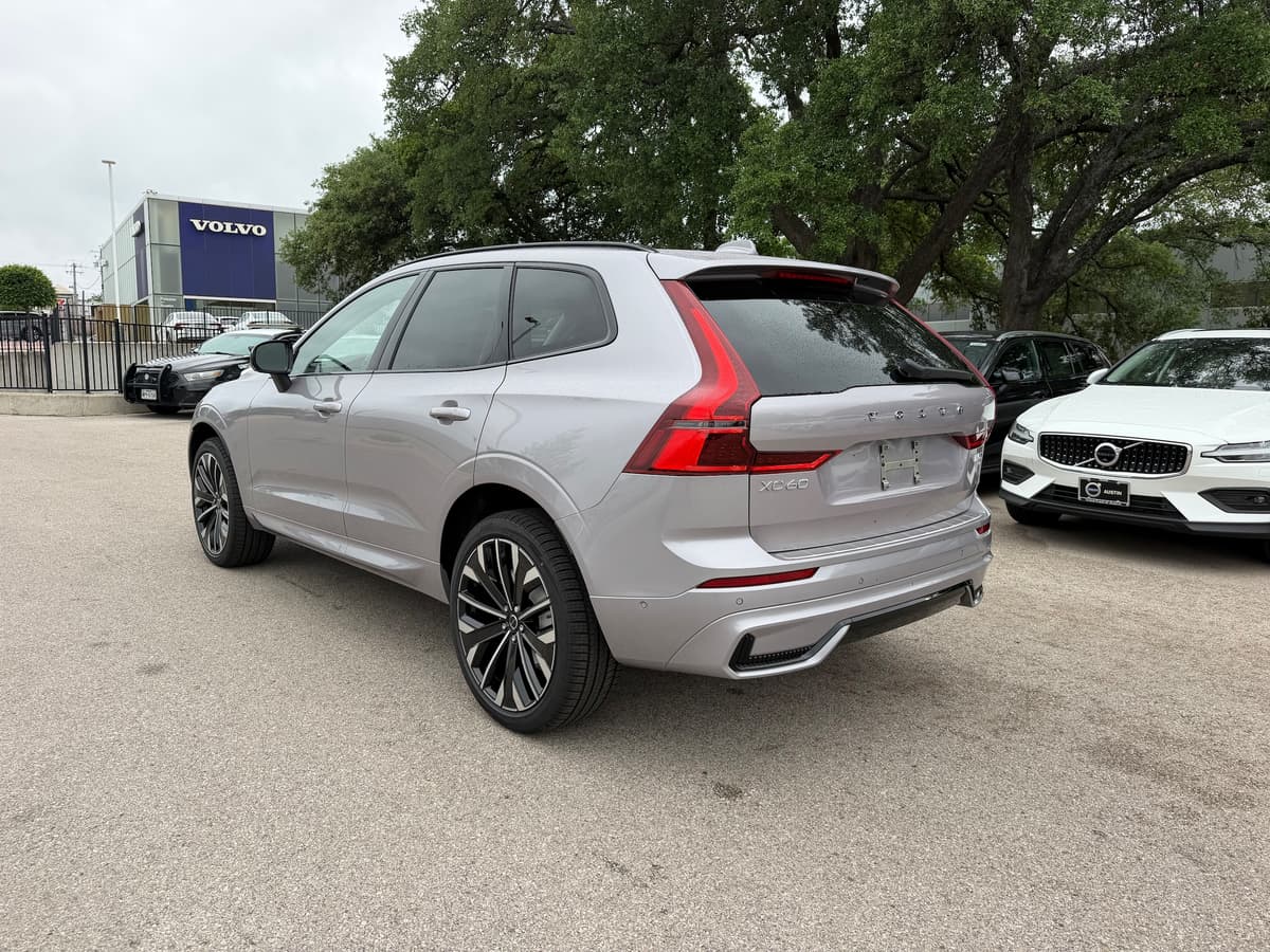 2026 Volvo XC60 - Image 4