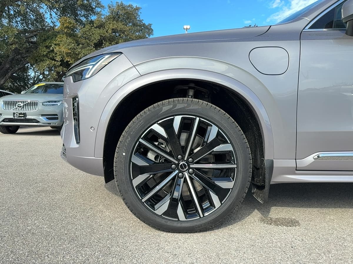 2026 Volvo XC90 plug-in hybrid - Image 9