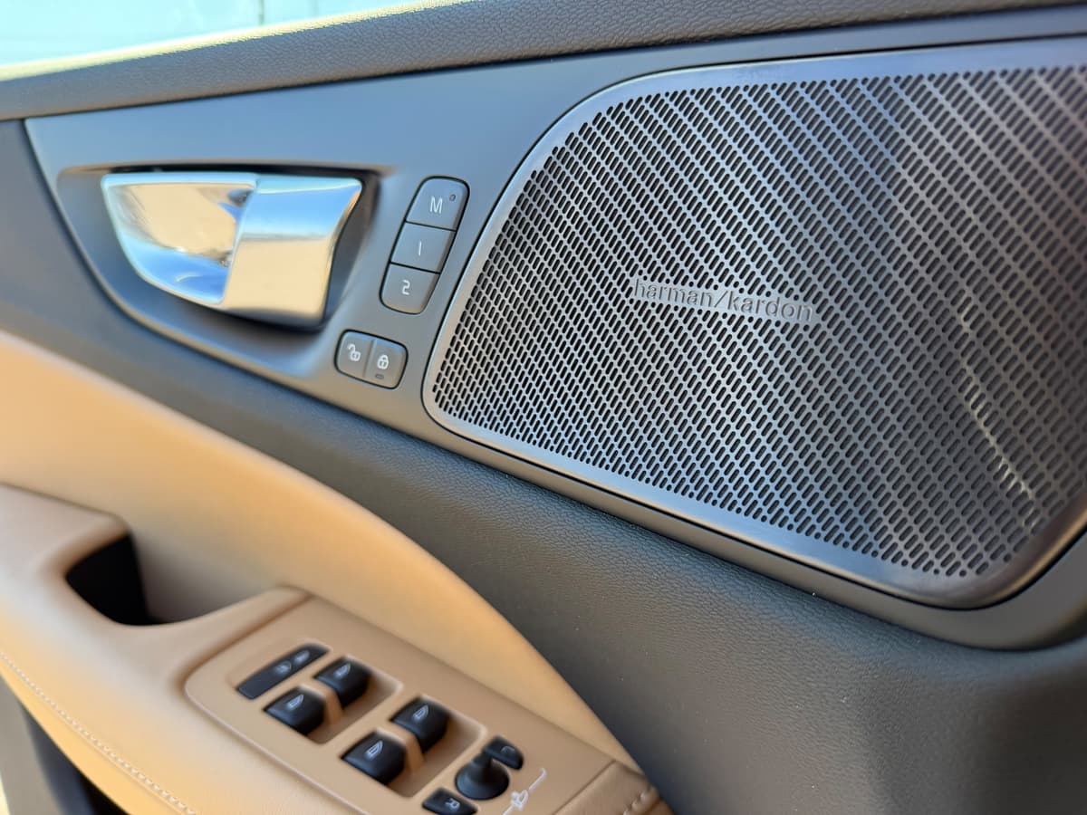 2026 Volvo V60 Cross Country - Image 18