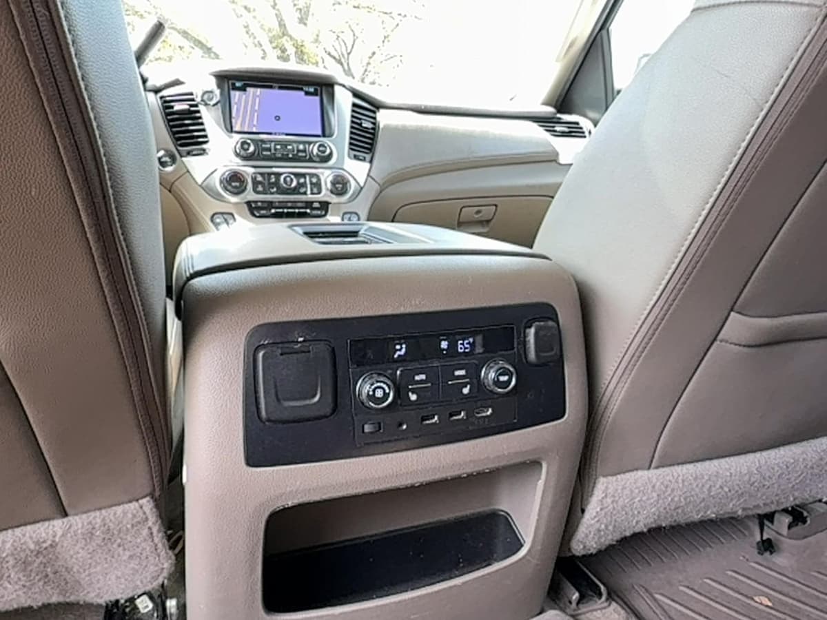 2017 GMC Yukon XL - Image 16