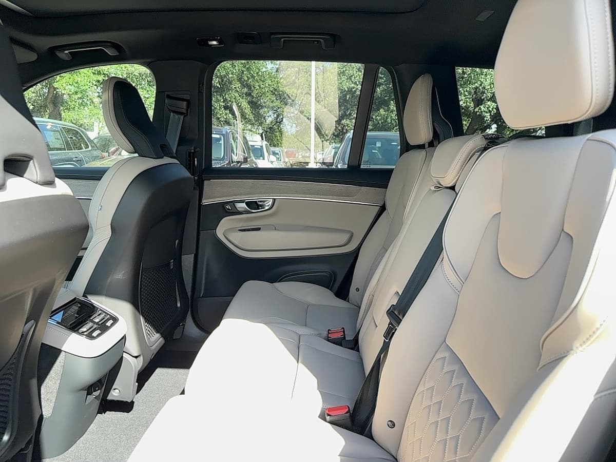2026 Volvo XC90 - Image 15