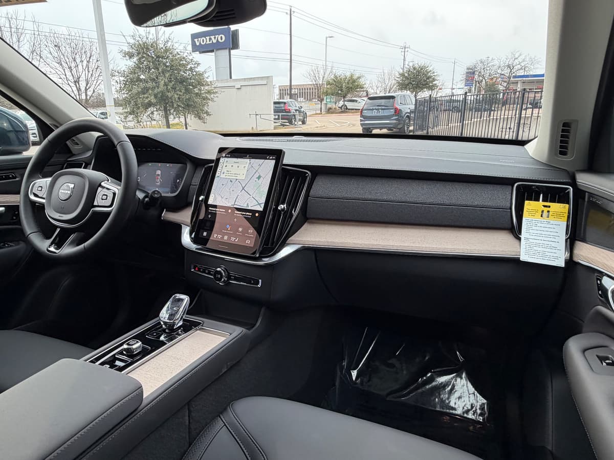 2026 Volvo XC90 - Image 11