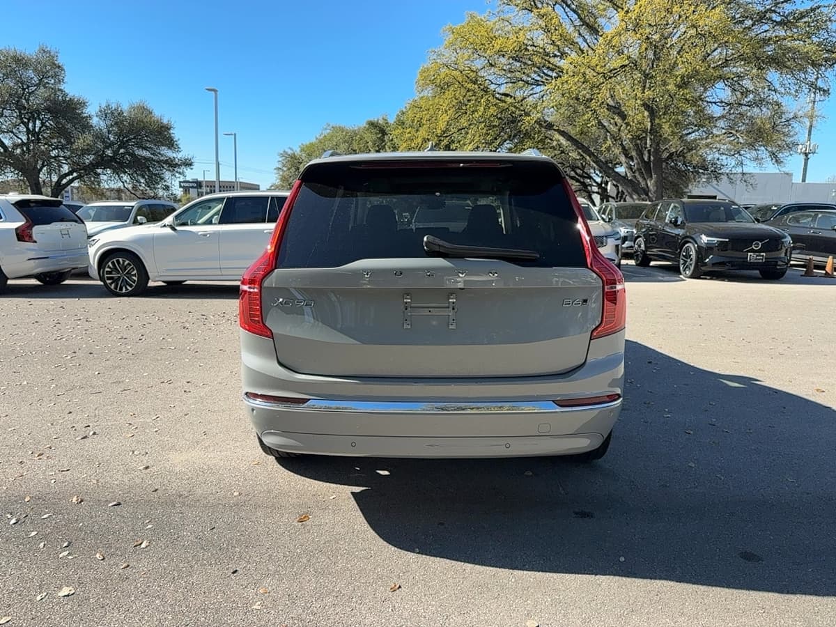 2025 Volvo XC90 - Image 5