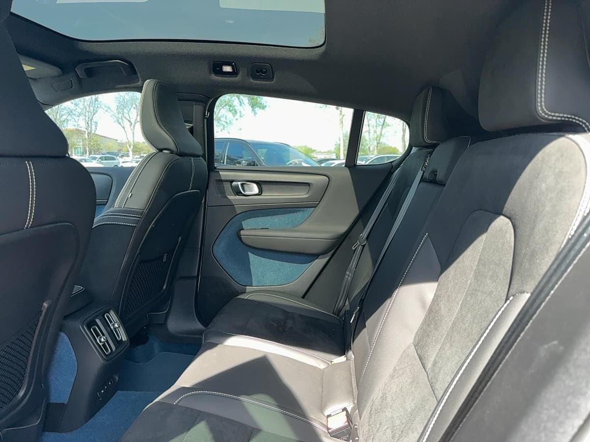 2023 Volvo C40 Recharge Pure Electric - Image 13