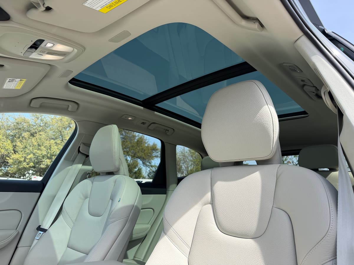 2023 Volvo XC60 - Image 23