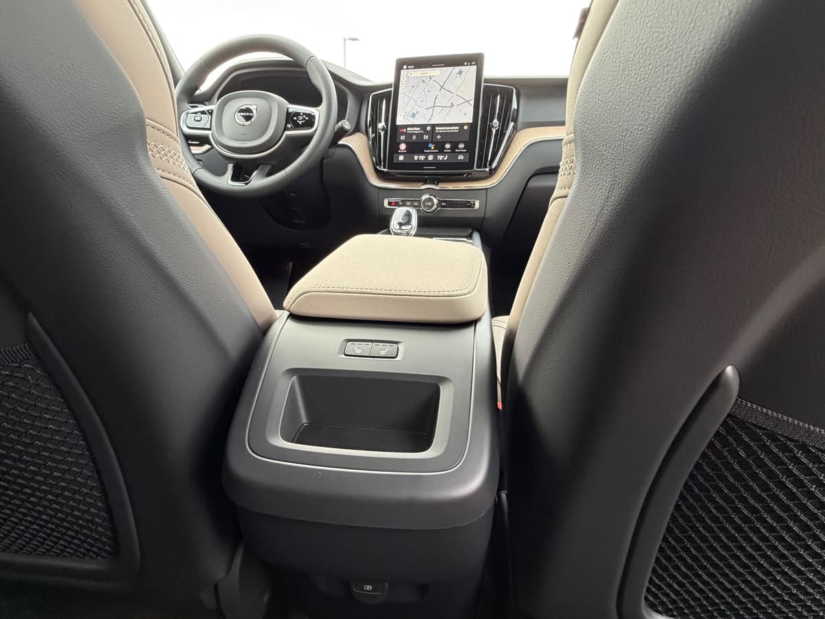2026 Volvo XC60 - Image 10