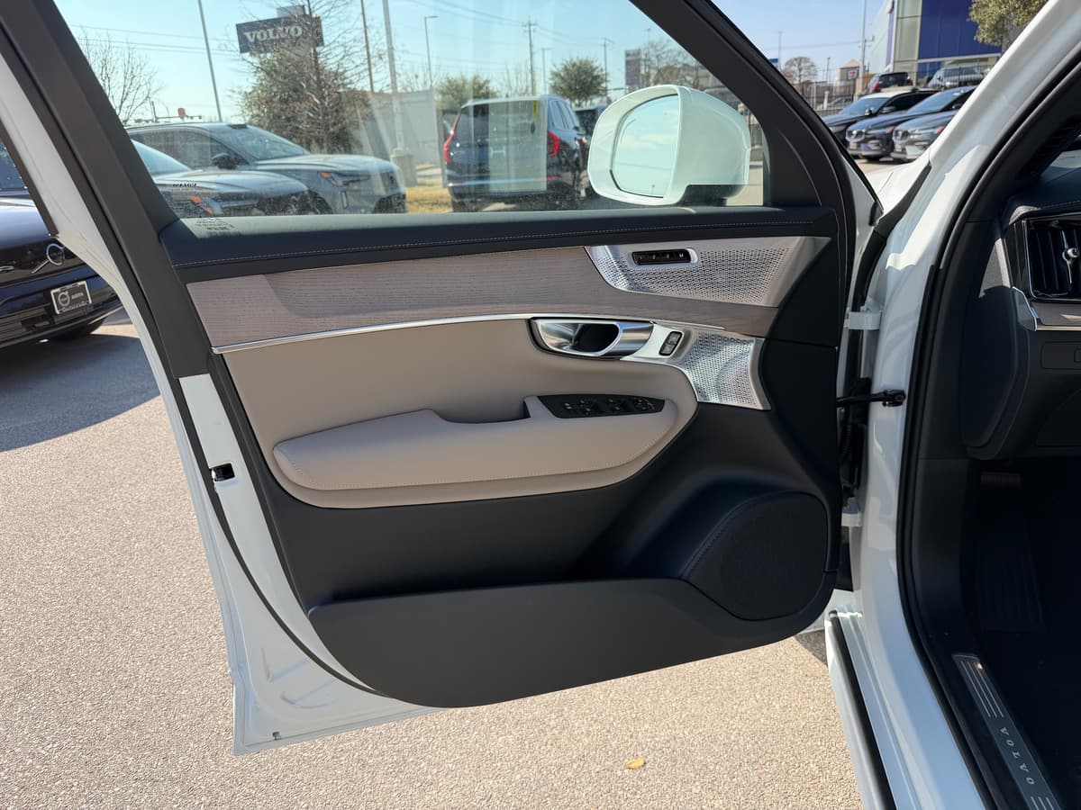 2026 Volvo XC90 - Image 19