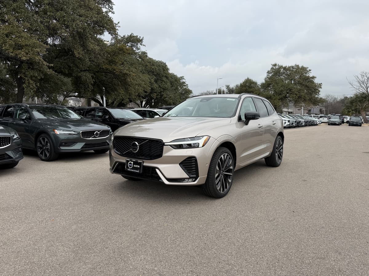 2026 Volvo XC60 - Image 2