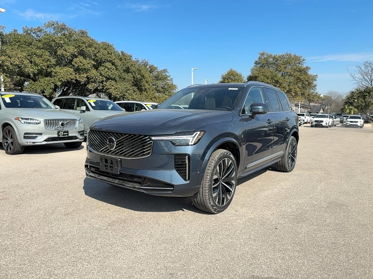 2026 Volvo XC90 - Image 2