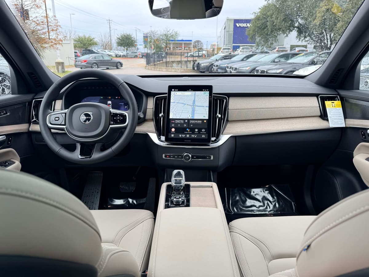 2026 Volvo XC90 - Image 18