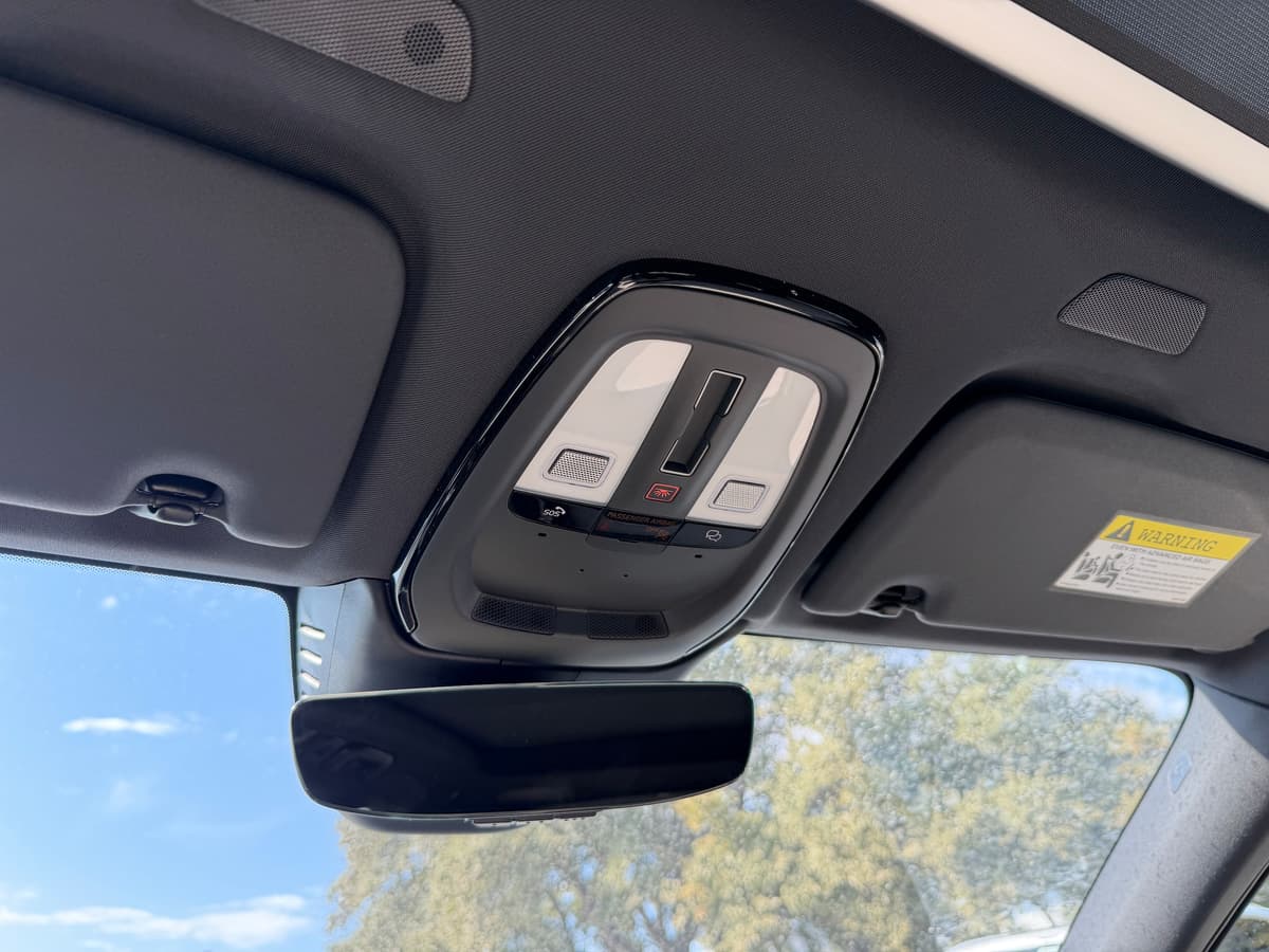 2026 Volvo XC60 - Image 14