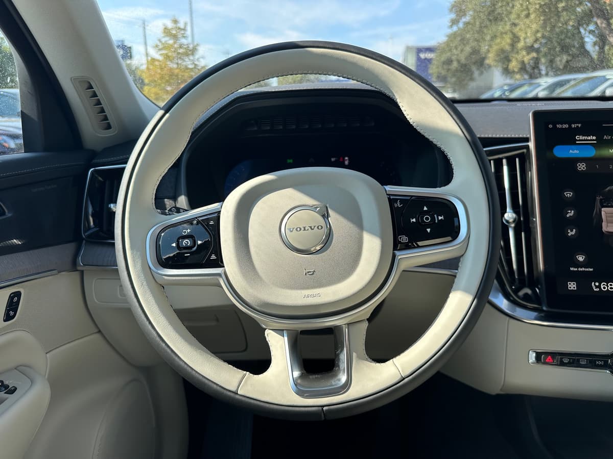 2026 Volvo XC90 - Image 15