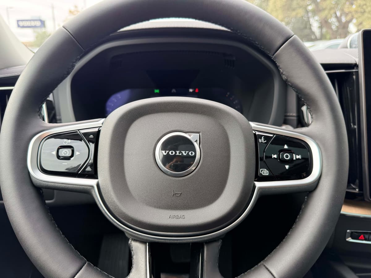 2026 Volvo XC60 - Image 20