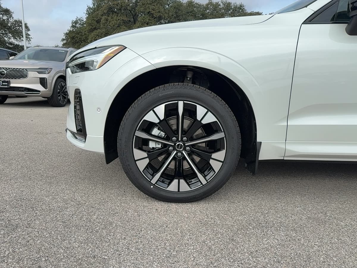 2026 Volvo XC60 - Image 9