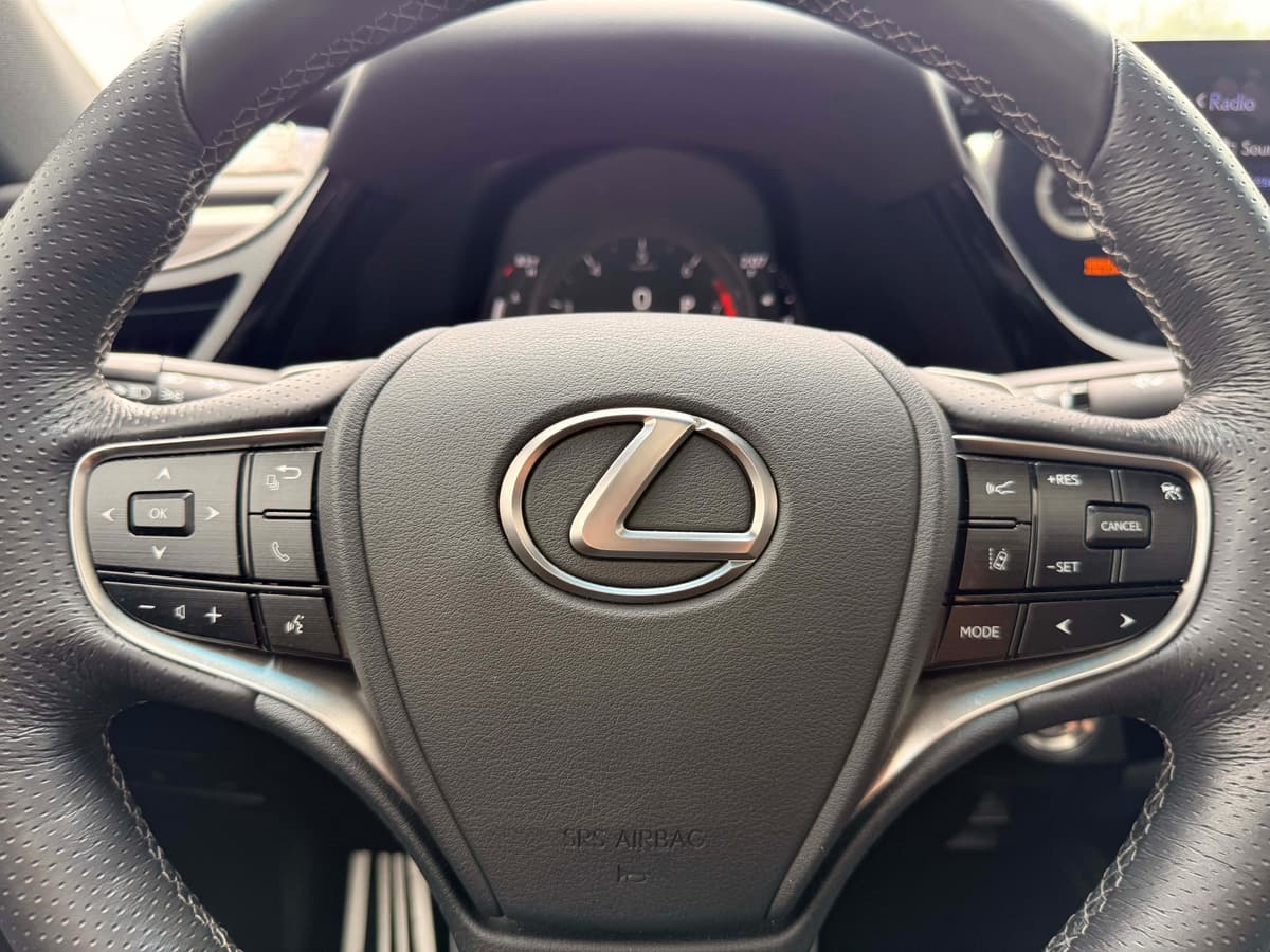 2022 LEXUS ES 350 - Image 17
