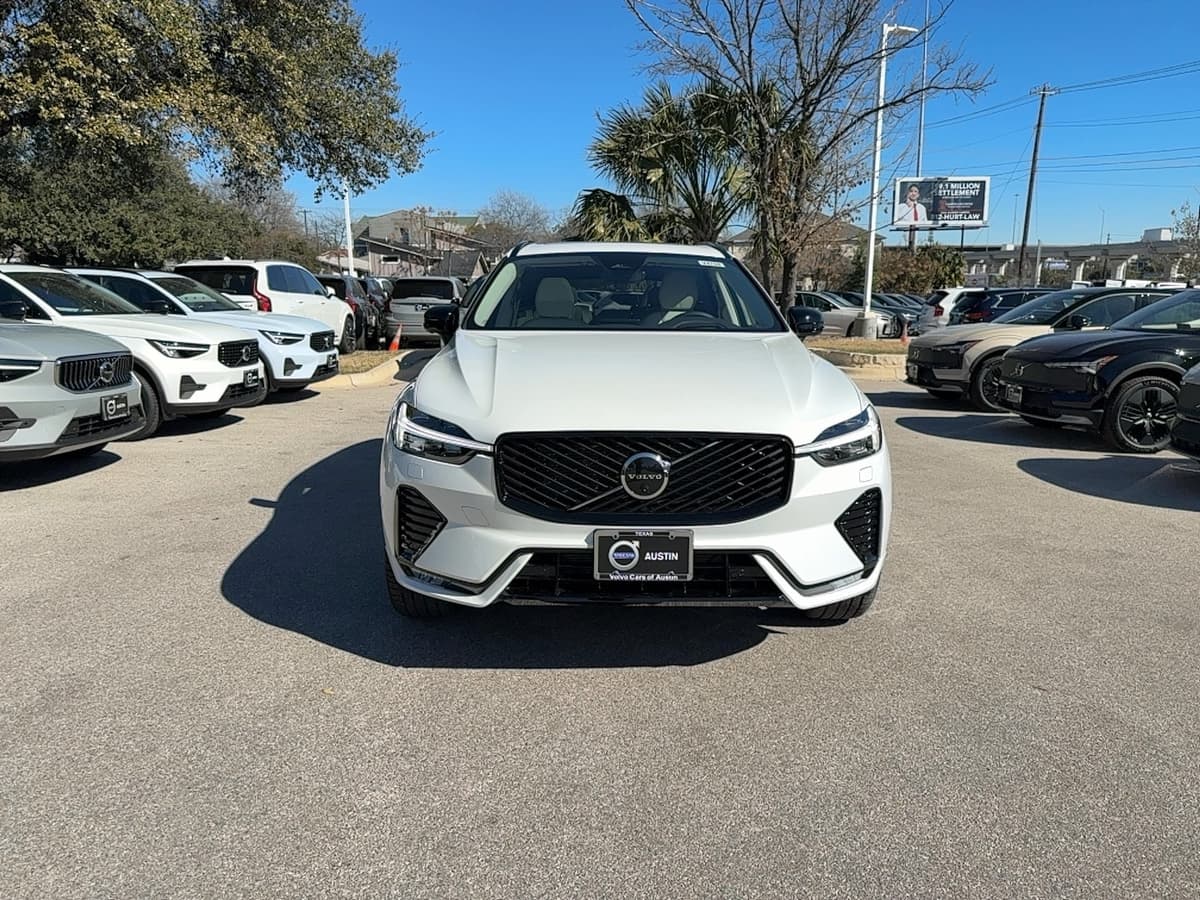 2026 Volvo XC60 - Image 8