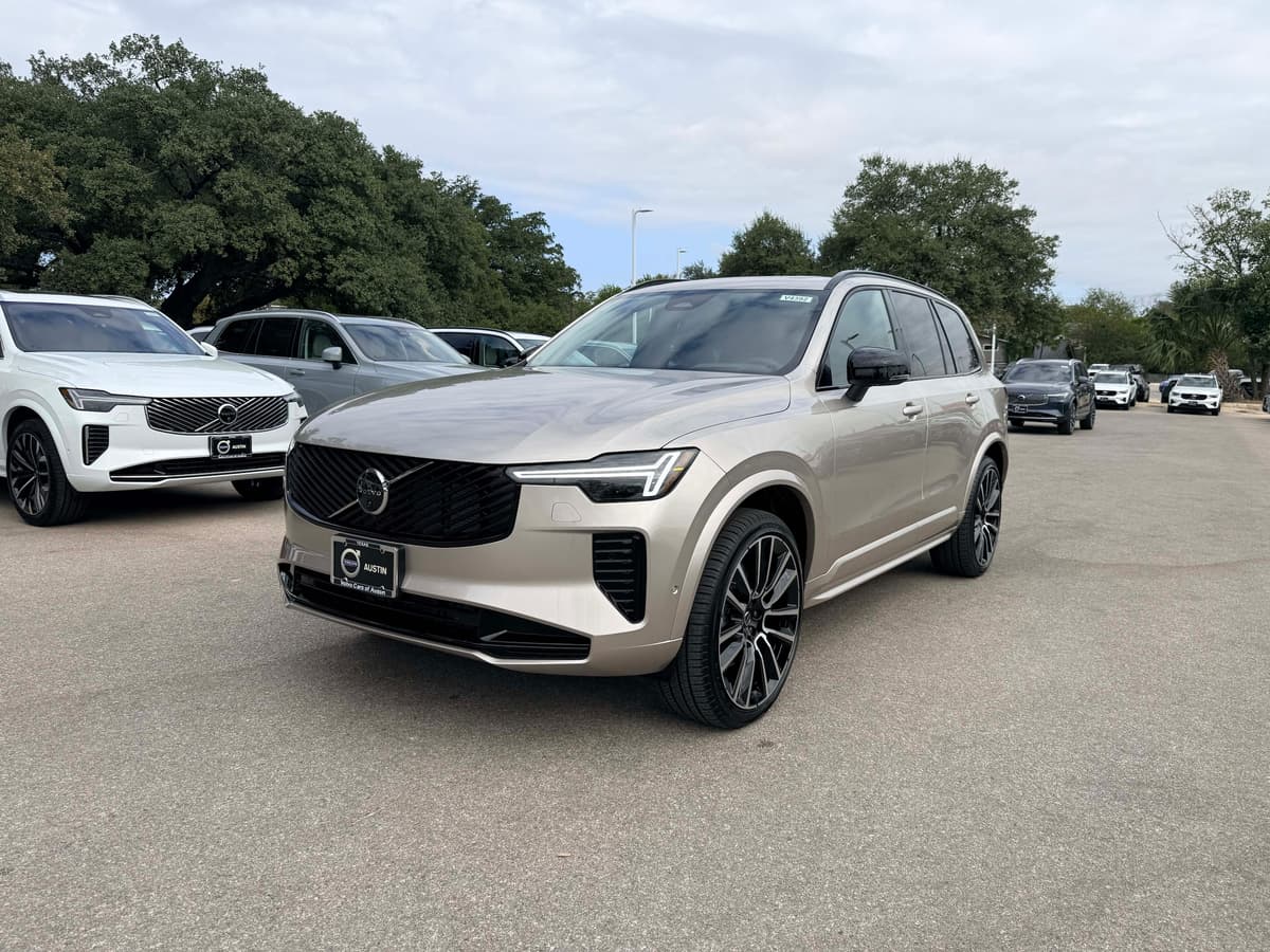 2026 Volvo XC90 - Image 2