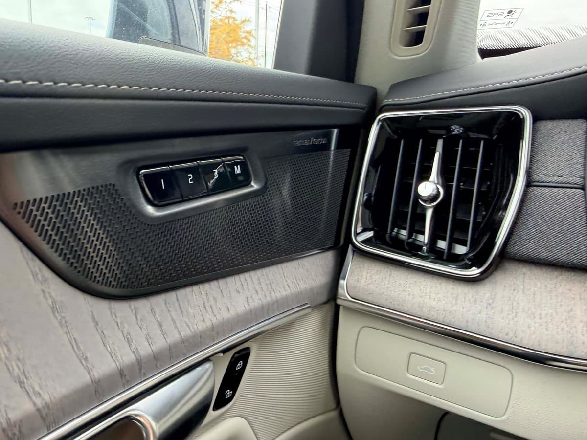 2026 Volvo XC90 - Image 20