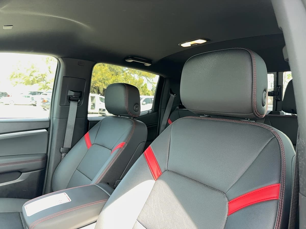 2024 Chevrolet Colorado - Image 14