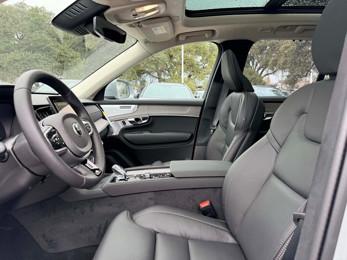 2026 Volvo XC90 - Image 13
