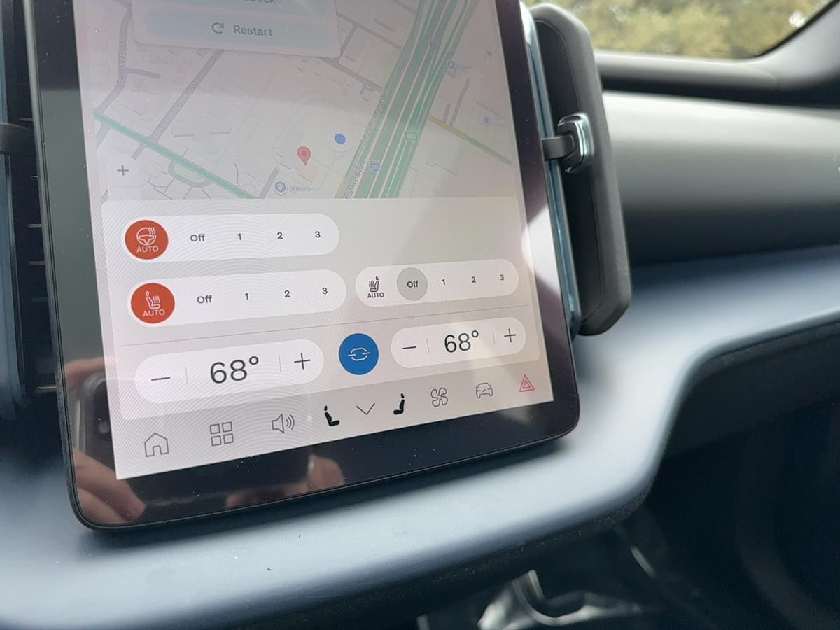 2026 Volvo EX30 Cross Country - Image 23