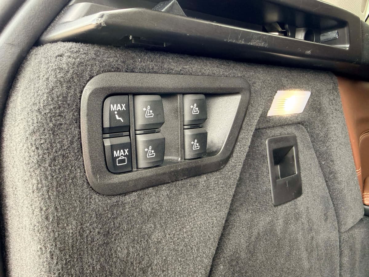 2026 BMW X7 - Image 31
