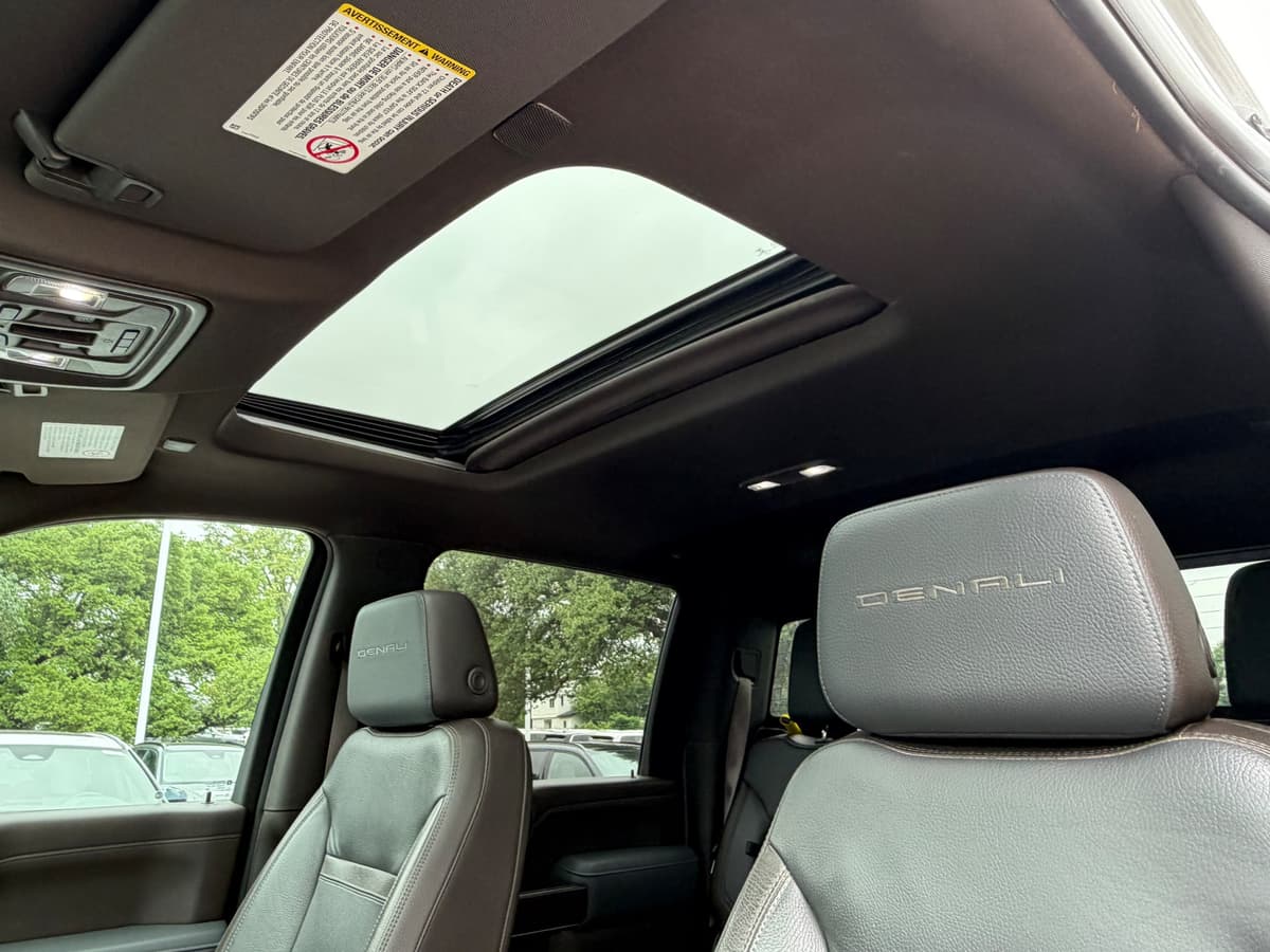 2022 GMC Sierra 2500 HD - Image 24