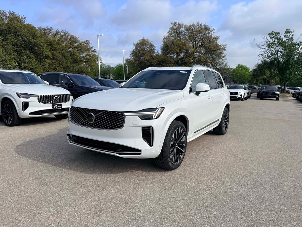 2026 Volvo XC90 - Image 2