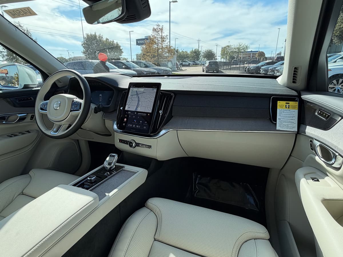 2026 Volvo XC90 - Image 11