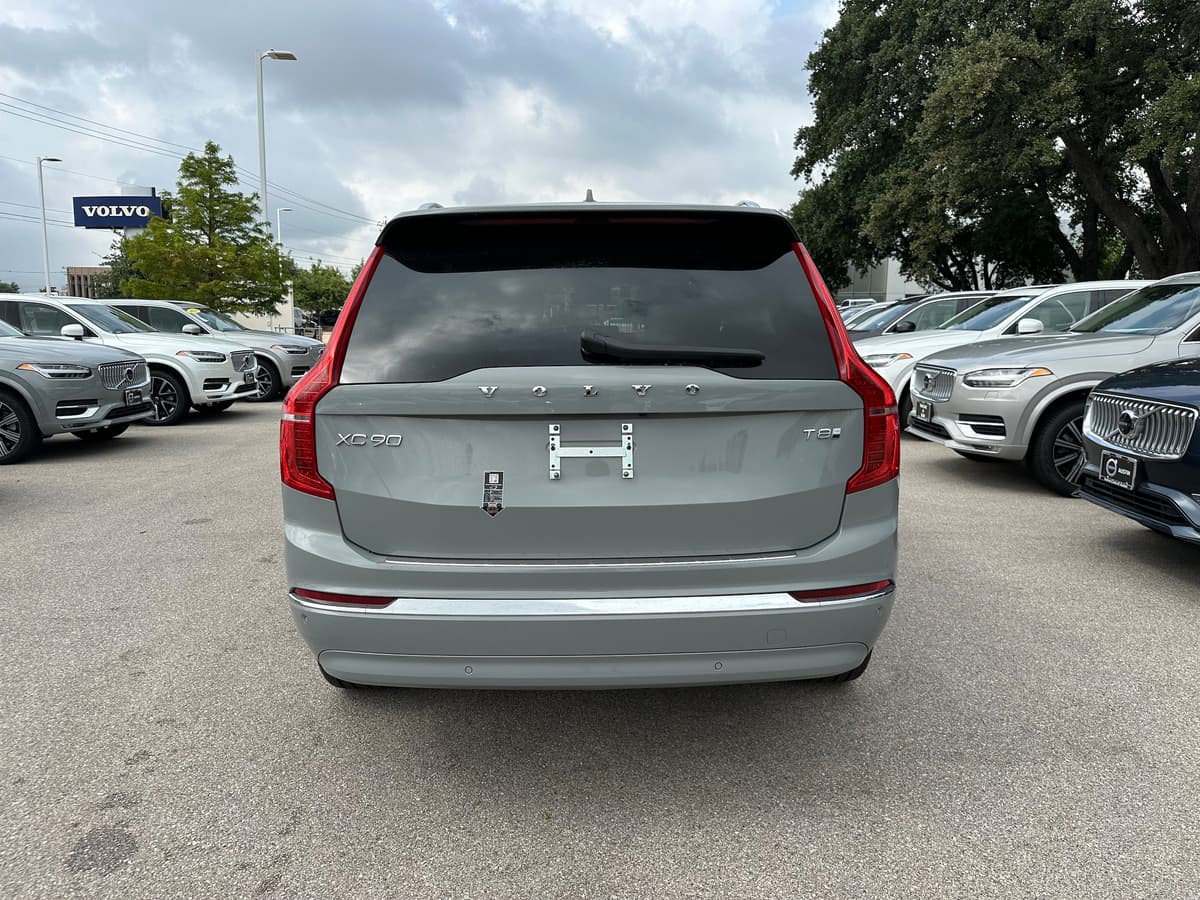 2025 Volvo XC90 plug-in hybrid - Image 5