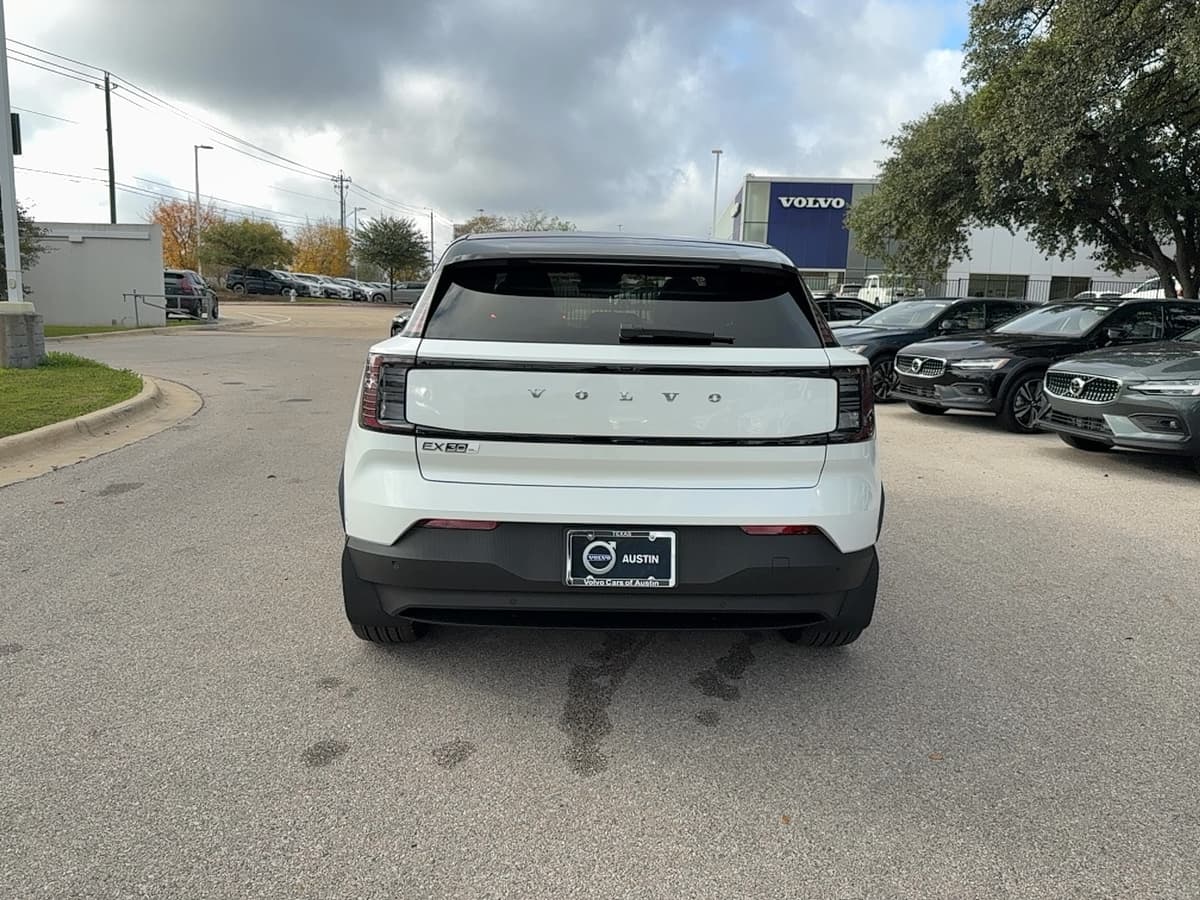 2026 Volvo EX30 - Image 5