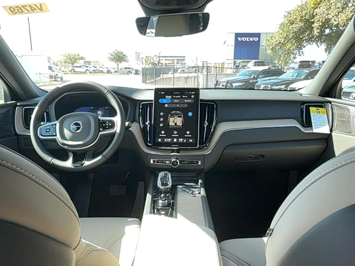 2026 Volvo XC60 - Image 15