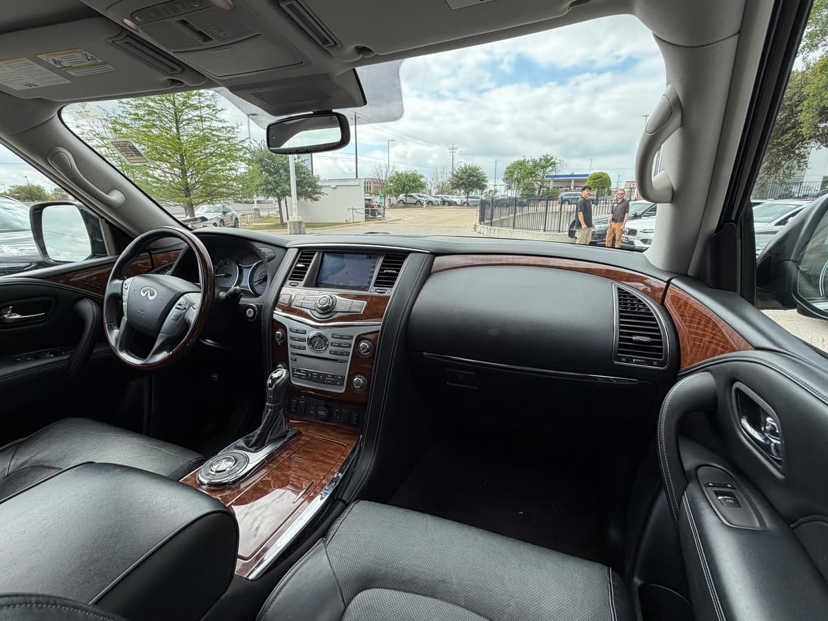 2019 INFINITI QX80 - Image 13