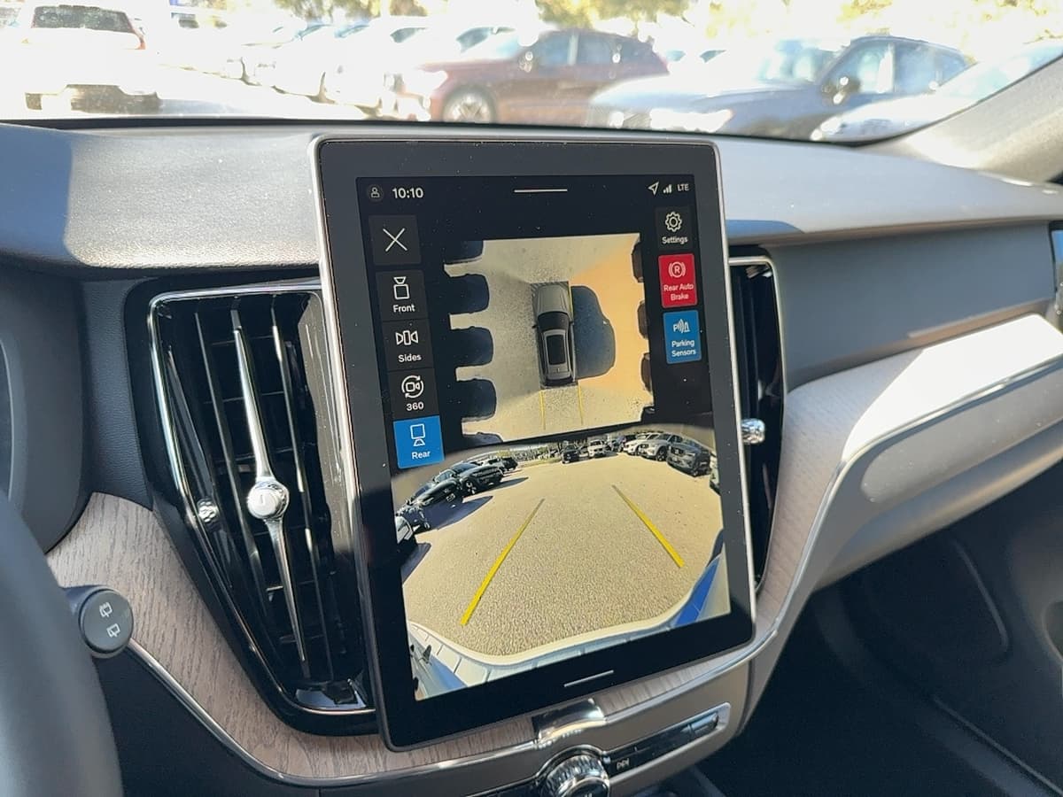 2026 Volvo XC60 - Image 22