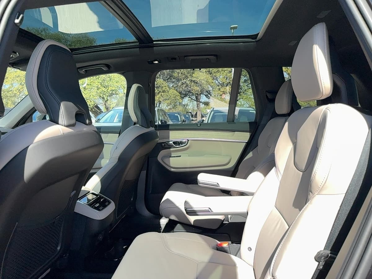 2026 Volvo XC90 - Image 15
