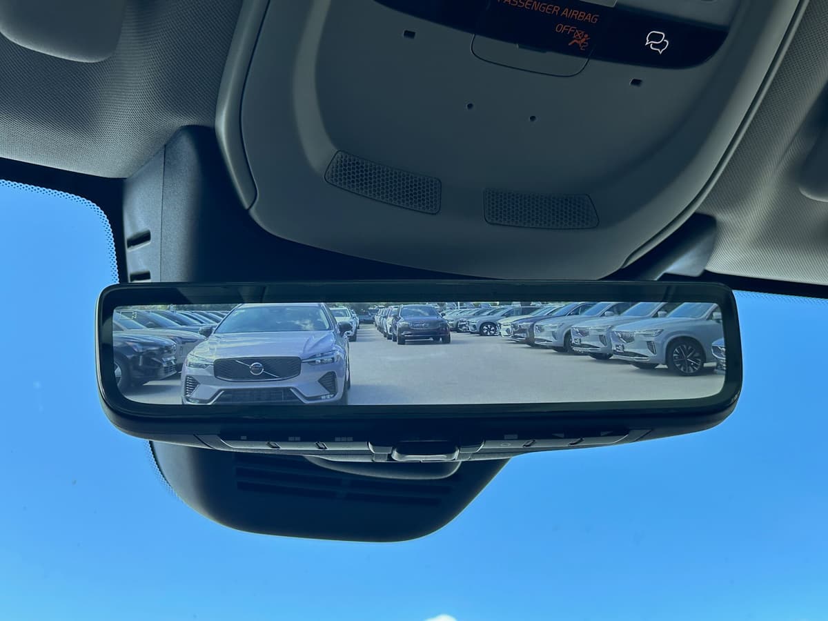 2026 Volvo XC60 - Image 17