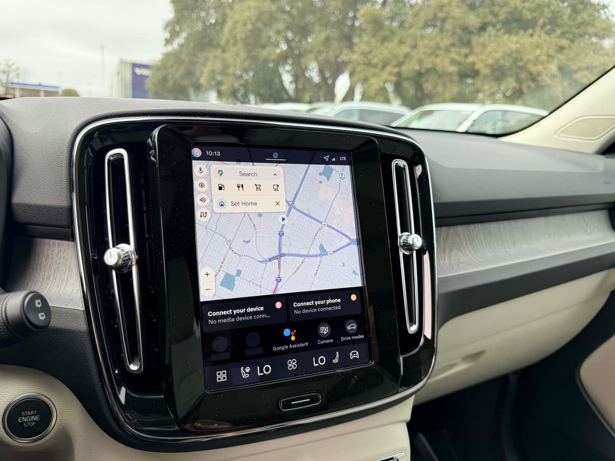 2026 Volvo XC40 - Image 21