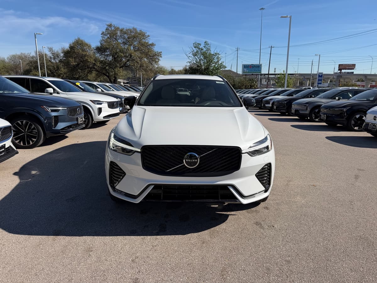 2026 Volvo XC60 - Image 6