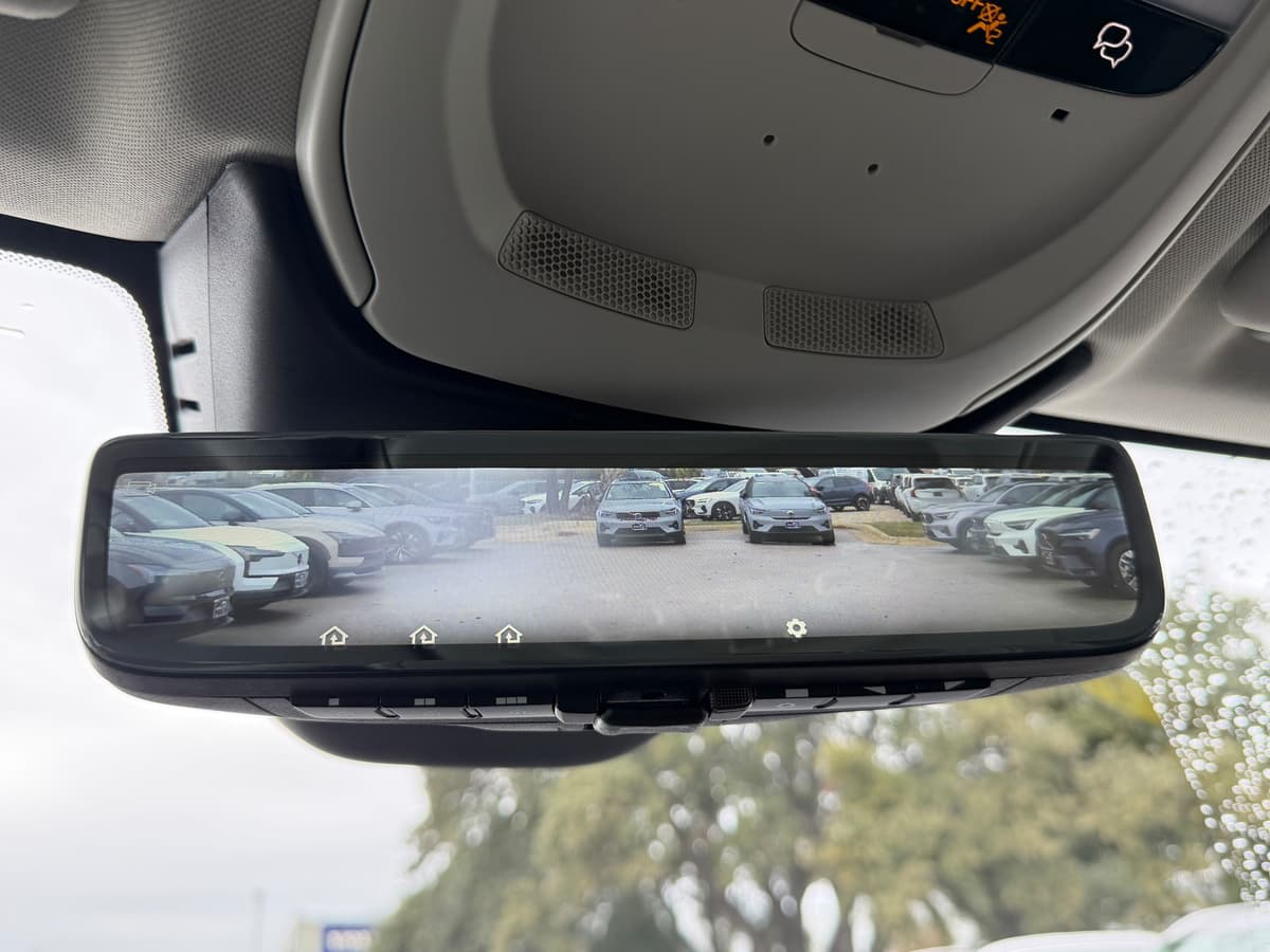 2026 Volvo XC60 - Image 17